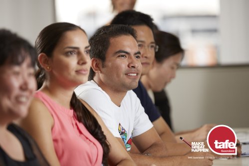 TAFE Queenslandの英語コースで授業を受ける留学生たち
