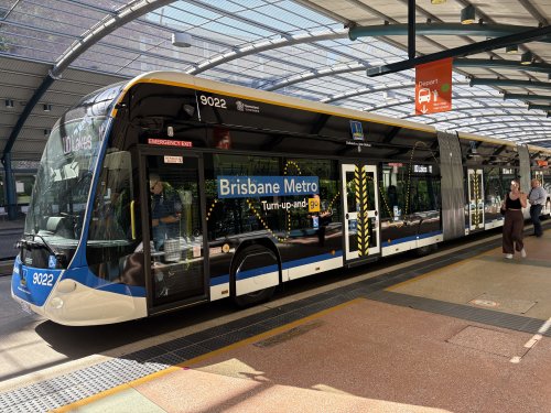 Brisbane Metro M2ラインのKelvin Grove駅――シティへの最速アクセスを実現