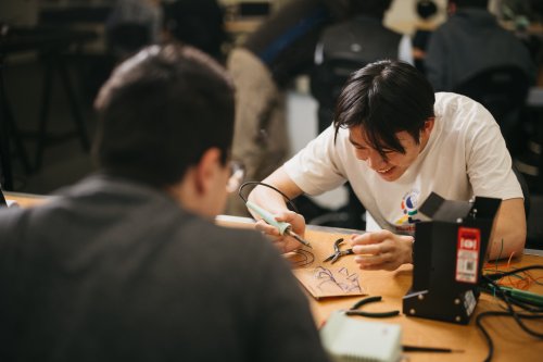 西オーストラリア大学でグループワークに取り組む学生